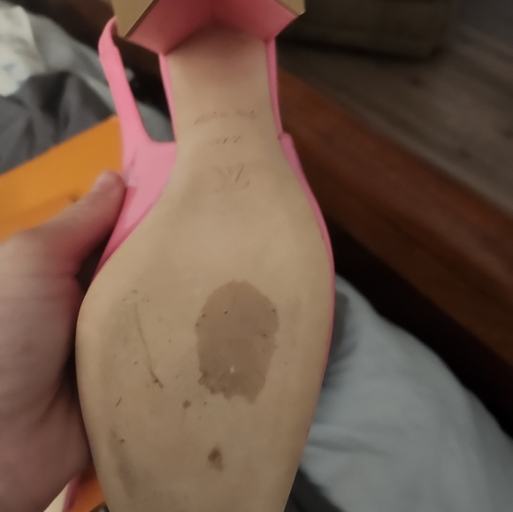 Louis Vuitton - Picture 4 of 4